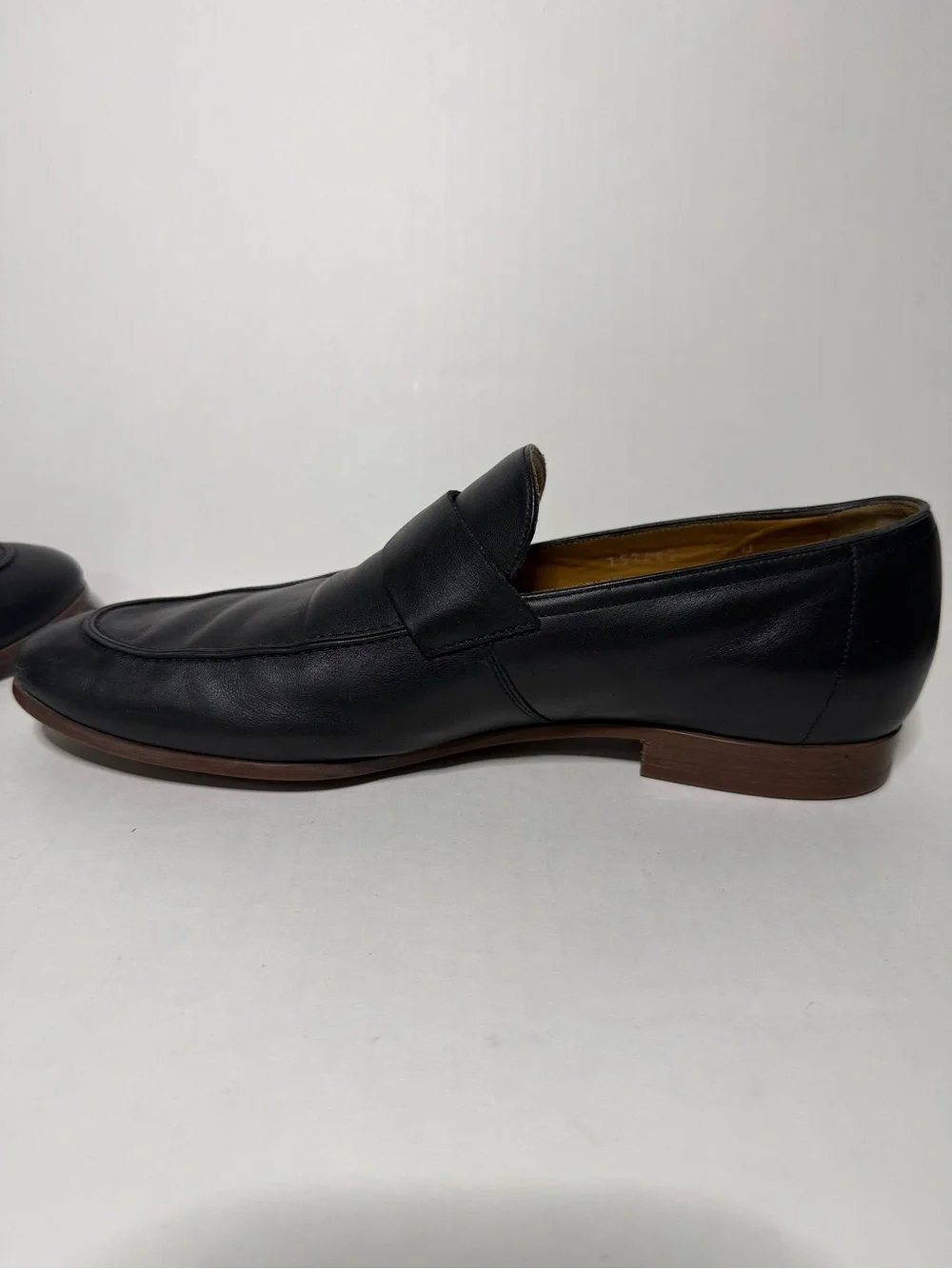 Gucci Black Leather Slip-On Loafers with Silver Interlocking G Almond Toe
